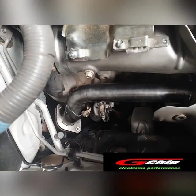 Trabajo bajo capot realizado por Gchip